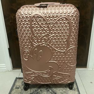 NWT DISNEY MINNIE MOUSE ROSE GOLD HARDSHELL LARGE 28” SUITCASE
